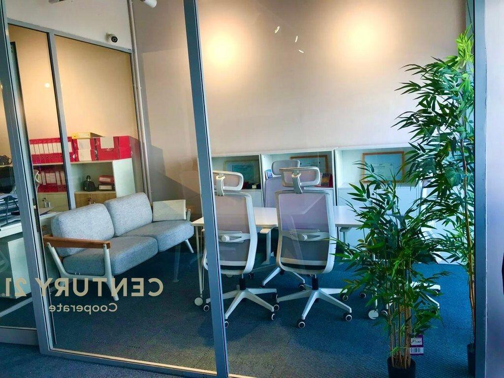 Office for rent , Condor Center