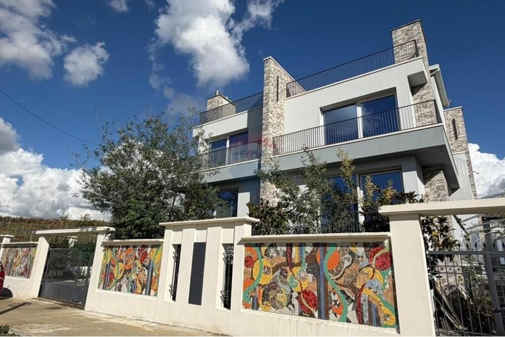 ✨Villa in Affitto | 📍Farkë, Tirana