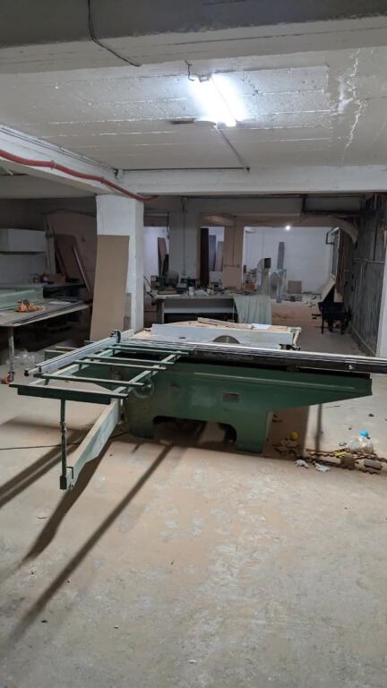 Magazzino in affitto a 5 Maji.