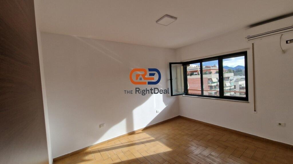 In Bllok, 3+1+2 Space for Rent, Suitable for Various Business Activities!!!