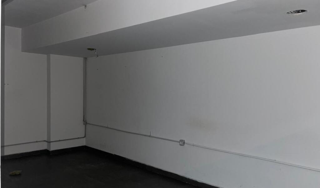 Business premises near Dinamo Stadium