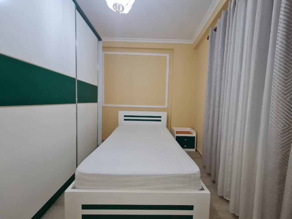 2+1, well furnished, near the dry lake near hotel Radison, 1000 euros with parking