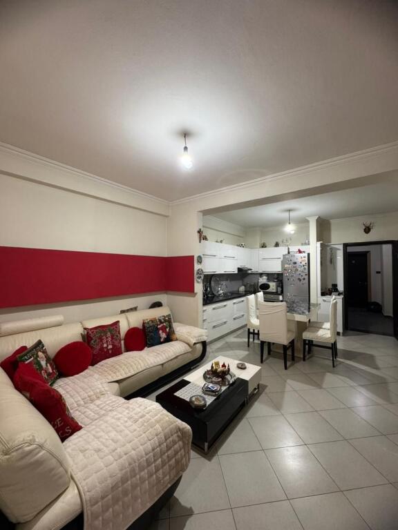 Jepet me qira apartament 2+1 ne Astir!
