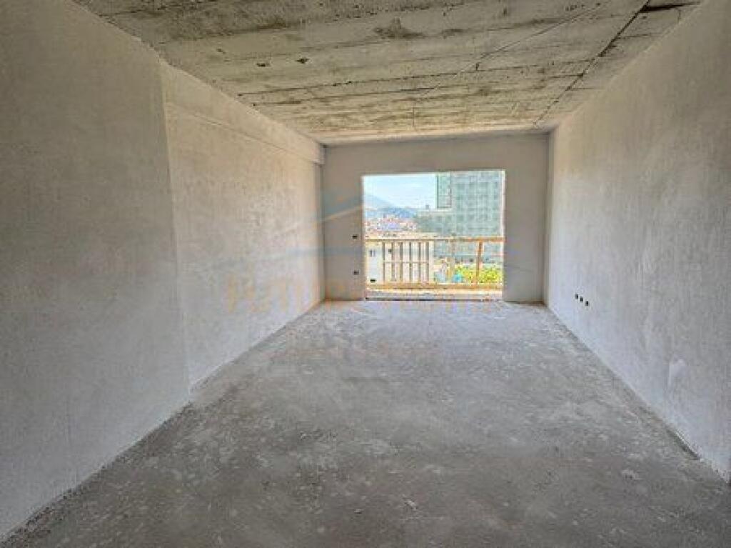 In vendita, Appartamento 2+1+2, Via Kokonozeve, KinoBlock, Tirana.