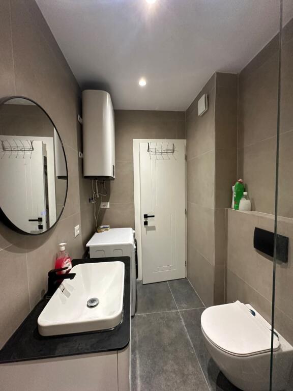 🏢 Apartament 2+1 me Qira – Bulevardi Zogu I 📍