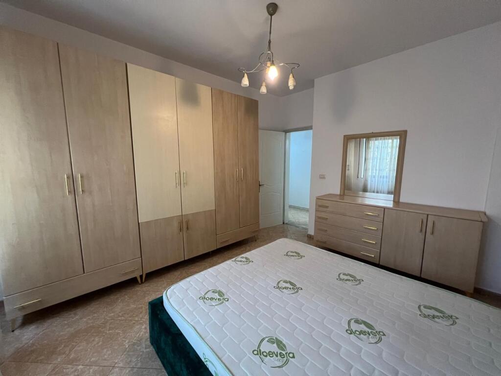 Jepet me qira apartament 2+1 te Komuna Parisit