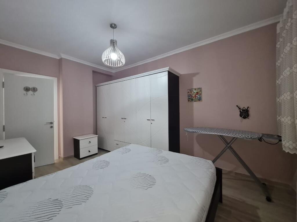 2+1, well furnished, near the dry lake near hotel Radison, 1000 euros with parking