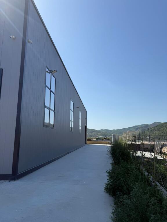 Magazzino in Affitto e Vendita