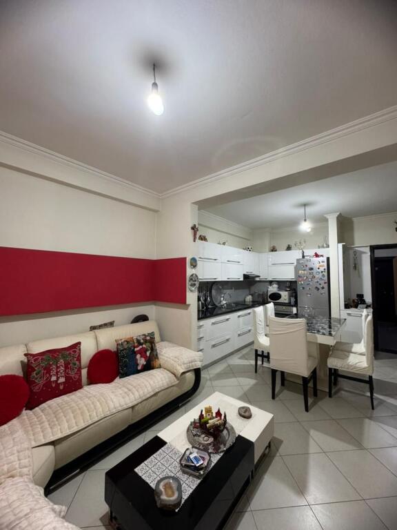 Jepet me qira apartament 2+1 ne Astir!
