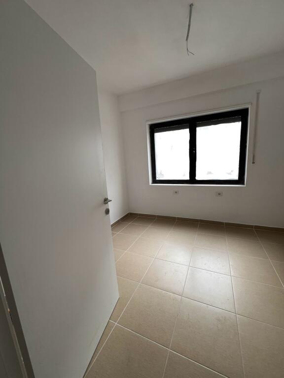 🏡 Shitet Apartament 2+1 – Kodra e Diellit 2
