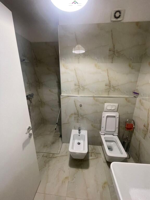 Apartament Me Qera 2+1+2 Tek Zogu I Zi (ID B2201590) Tirane.