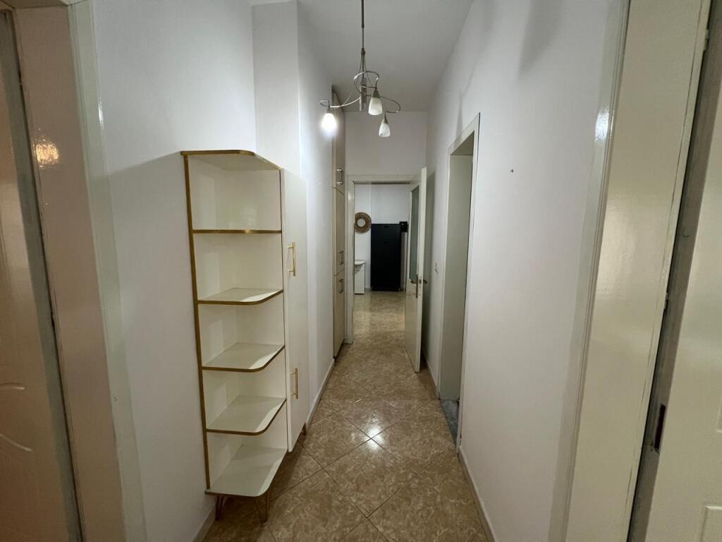 Jepet me qira apartament 2+1 te Komuna Parisit