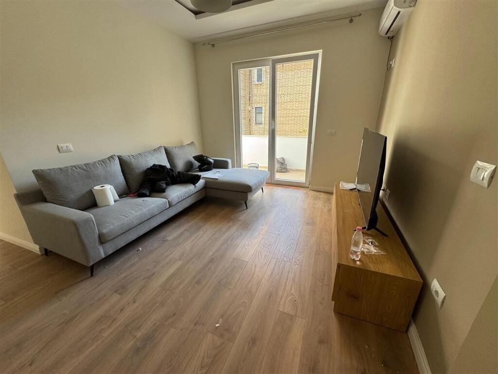 Harry Fultz,jepet me qira apartment 1+1! 650 Euro