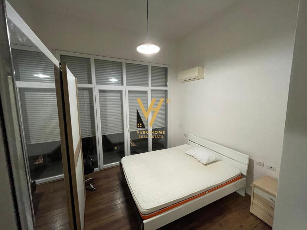 JEPET APARTAMENT 2+1+BLK ME QIRA TE ZOGU I ZI 900 EURO