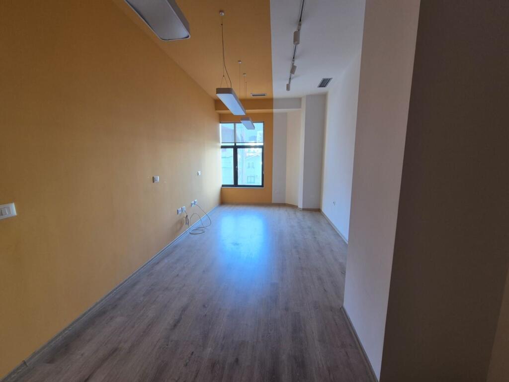 🏢 Business premises for sale – Kavaja Street!
