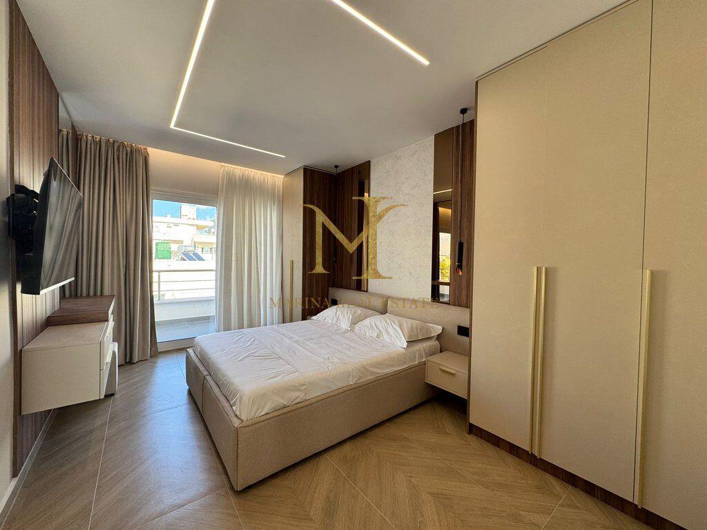 Vendesi Papafingo di lusso in prima linea sul mare, sulla spiaggia vicino all'Hotel Adriatik.