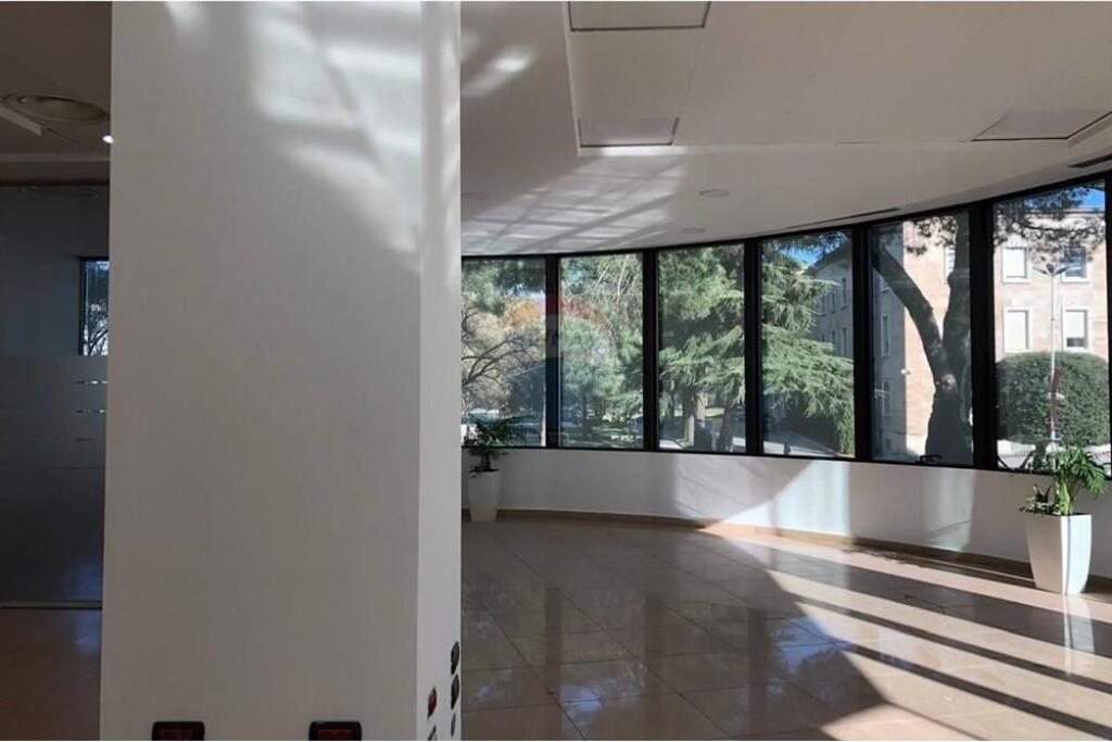for rent, business premises at Twin Towers, Mother Teresa Boulevard, Tirana  ID: 530591002-2