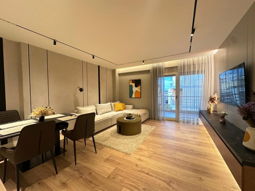 APARTMENT FOR RENT SECOND LINE WITH BEACH; RAILWAY BEACH