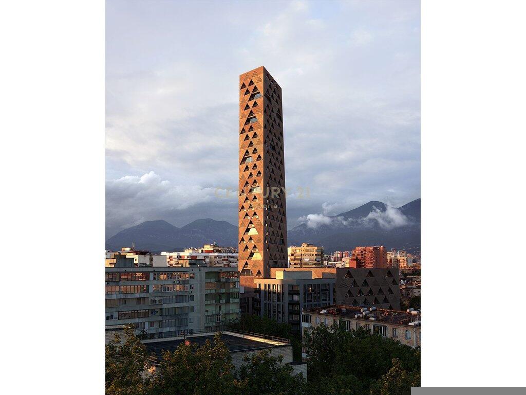 VENDESI APPARTAMENTO 2+1+2 AL "TIRANA TOWER" 373,000 €
