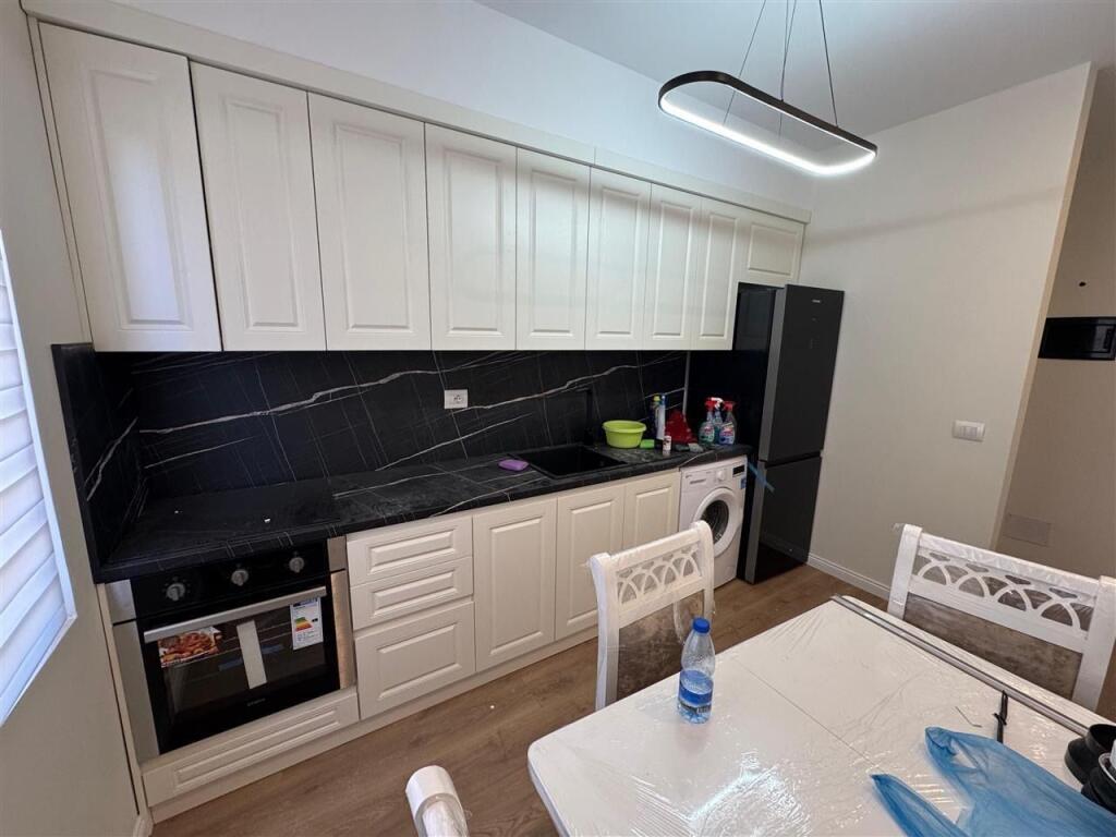 Harry Fultz,jepet me qira apartment 1+1! 650 Euro