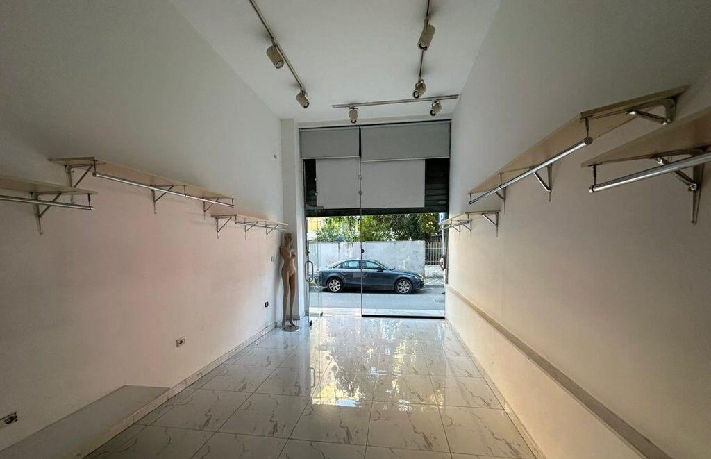 AMBIENTE COMMERCIALE IN VENDITA, PRESSO L'EX BLOCCO!