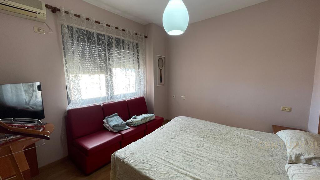 Apartament 1+1 me Qira në Qendër pranë 9 Kateshet
