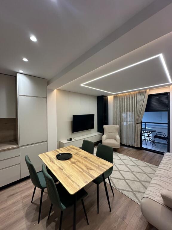 🏢 Apartament 2+1 me Qira – Bulevardi Zogu I 📍