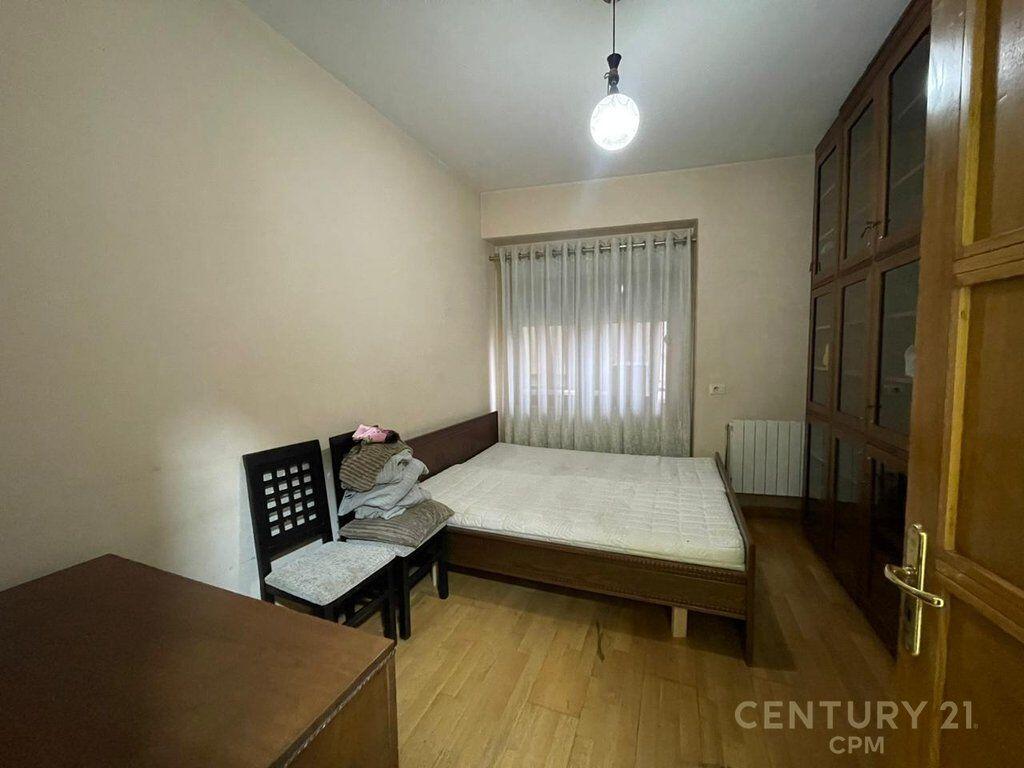 Appartamento 3+1+2 in Affitto in Piazza Skënderbej (Centro), Via Barrikadave - 1300€ | 160 m²