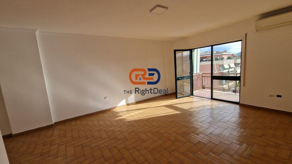 In Bllok, 3+1+2 Space for Rent, Suitable for Various Business Activities!!!