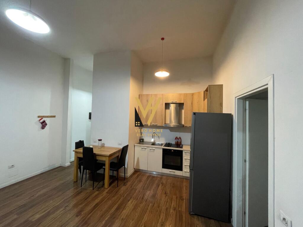 JEPET APARTAMENT 2+1+BLK ME QIRA TE ZOGU I ZI 900 EURO