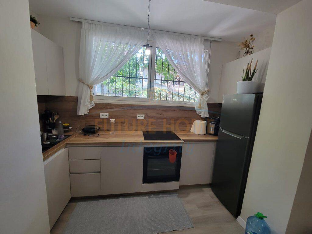 Shitet, Apartament 1+1, Rruga Tefta Tashko Koço, Tiranë.