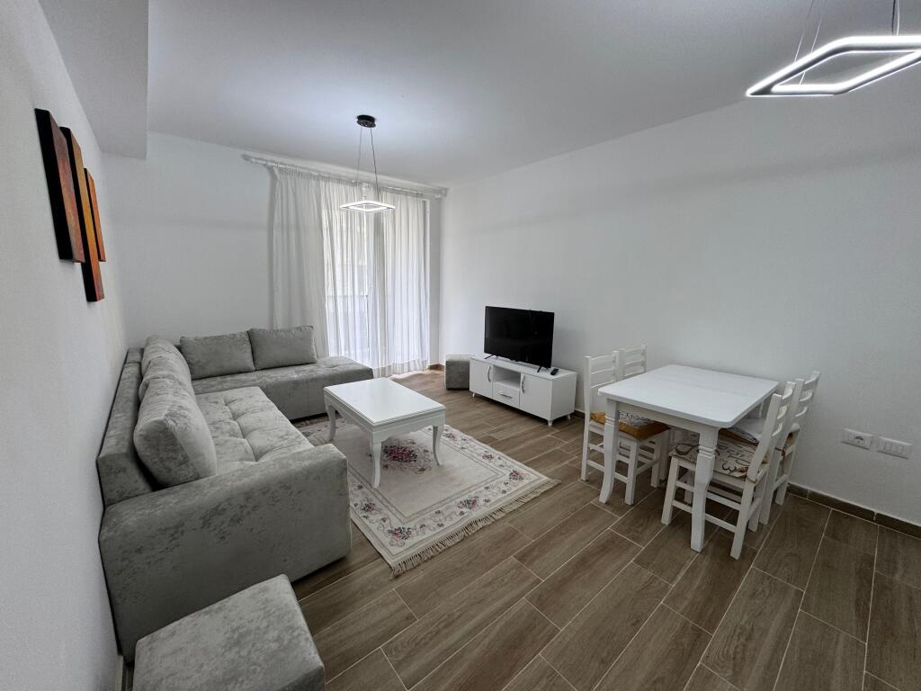 Rent Apartment 2+1  Price 40,000 new lek  Near 5 maji