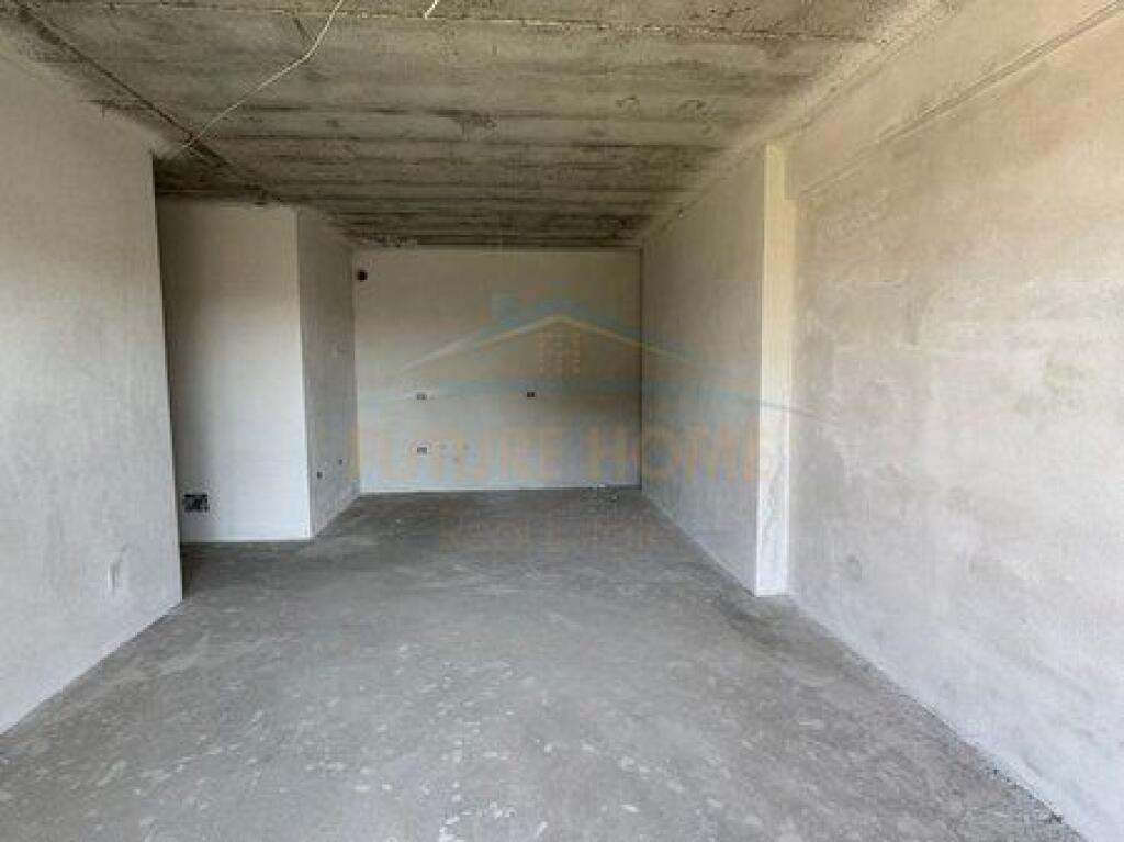 In vendita, Appartamento 2+1+2, Via Kokonozeve, KinoBlock, Tirana.