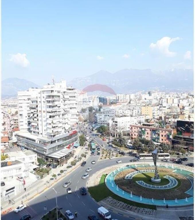 Jepet me qira apartament 3+1+2 në Ring Center