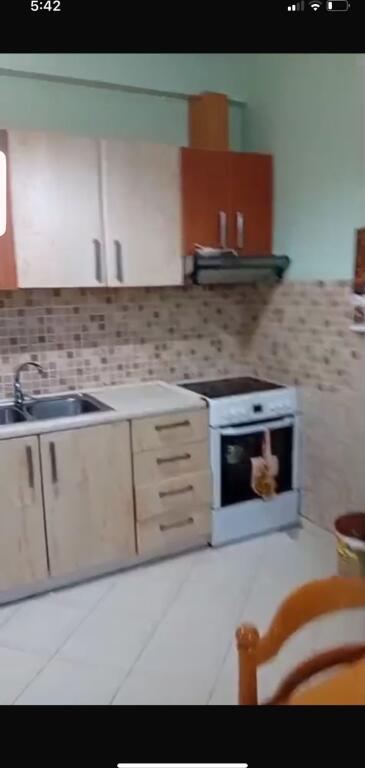 Affittasi appartamento 1+1 a Fresk 35.000 Lekë
