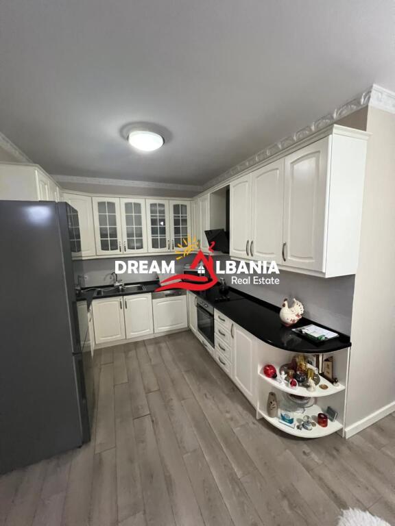 Apartament 2+1+2 Ne Shitje Te Ish Stacioni I Trenit (ID 41212122)