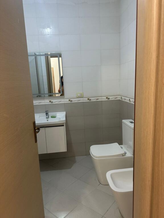 Super Appartamento 2+2 Bagno vicino a Bulevardi Ri