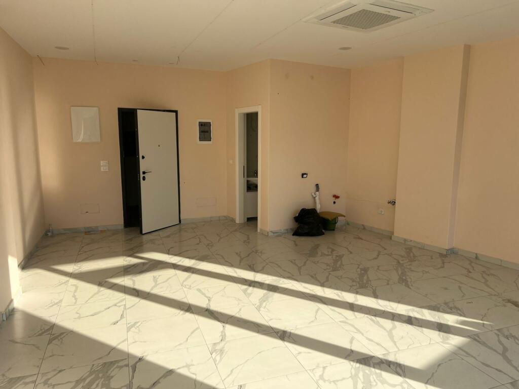 🏡 Business premises for rent at Lake View