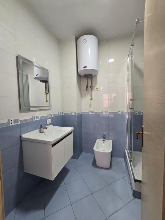 Apartament me qera 2+1+2 ne rrugen Jordan Misja.Post parkimi i perfshire.