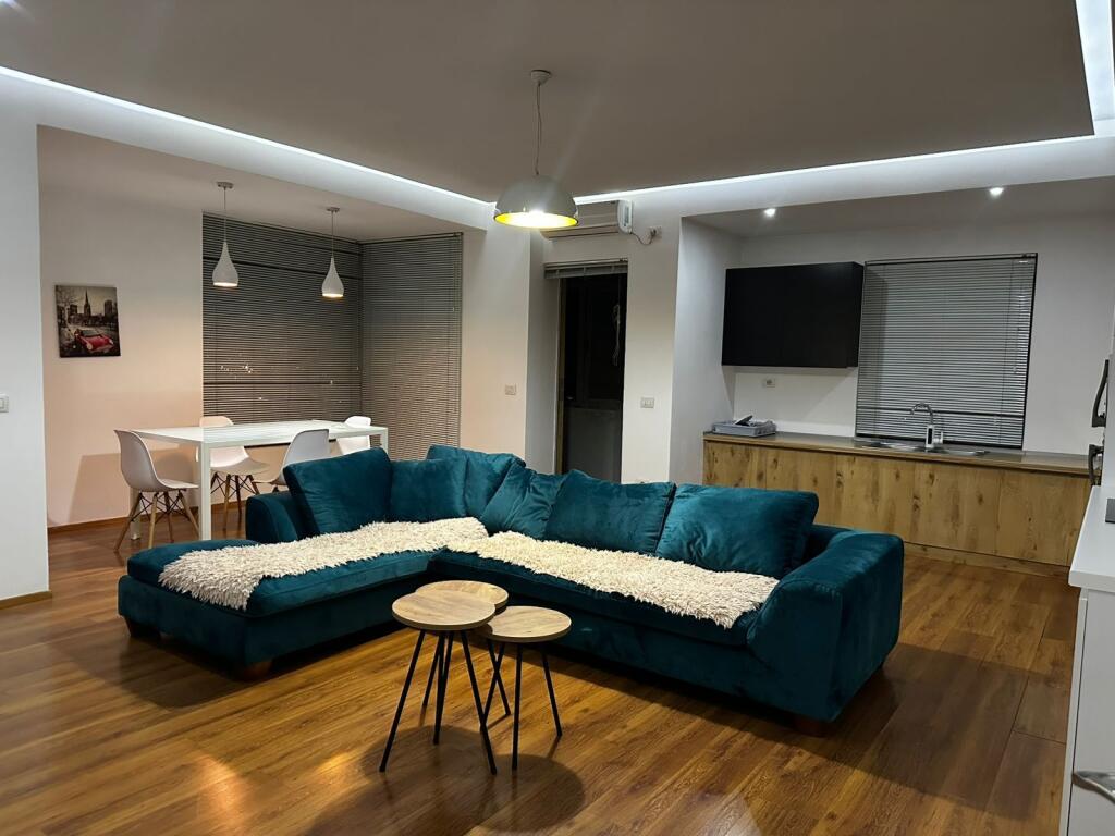 Appartamento in affitto 2+1+2 ad Astir