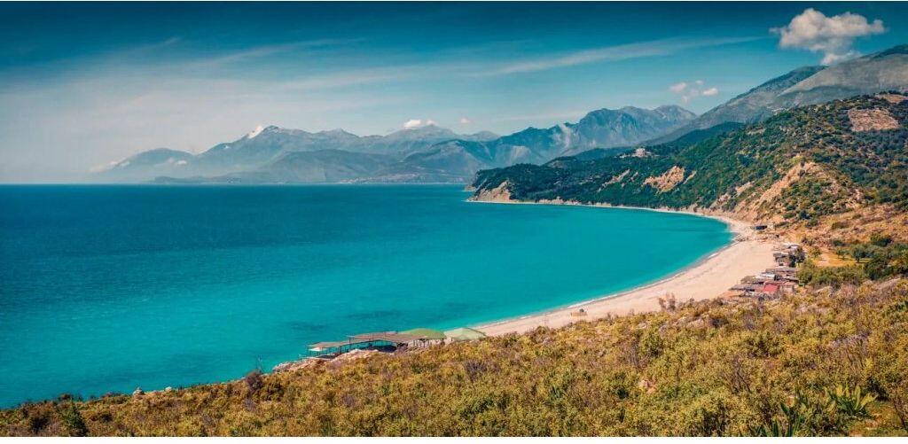 TERRENO IN VENDITA VICINO AL MARE, 1.500 m² – LUKOVË!! 270.000 €