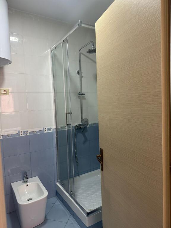 Super Appartamento 2+2 Bagno vicino a Bulevardi Ri