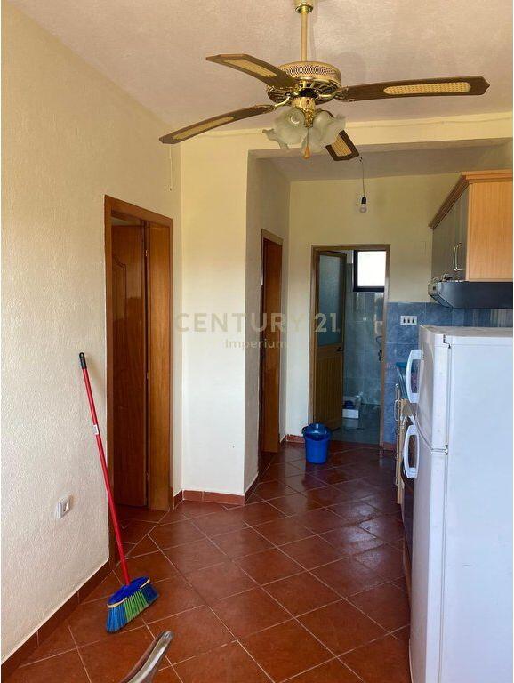 Villa Attaccata su 2 Piani in Vendita a Golem – 3 Camere da Letto | 2 Bagni | Cortile Privato 🌴 150.000 €