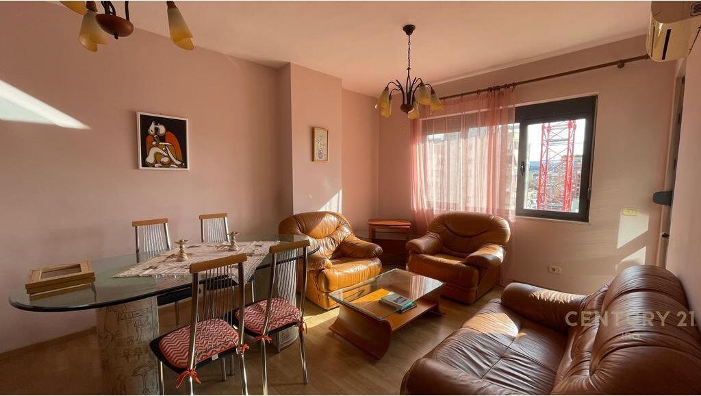 Jepet me Qira Apartament 1+1 ne Qender prane 9 Kateshet