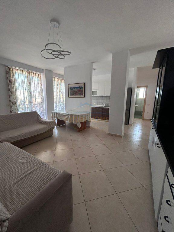 Affitto, Appartamento 2+1+2, Vicino alla Pediatria, Tirana