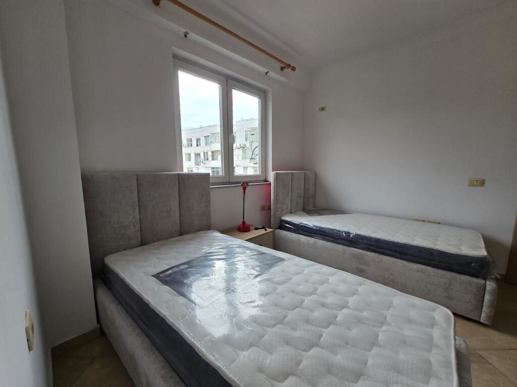 Apartament me qera 2+1+2 ne rrugen Jordan Misja.Post parkimi i perfshire.