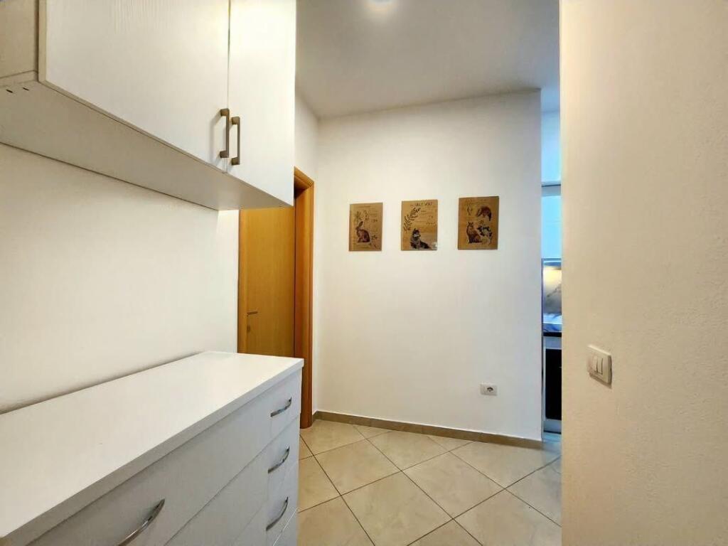 In Vendita – Appartamento 1+1+2 nel Centro di Vlora