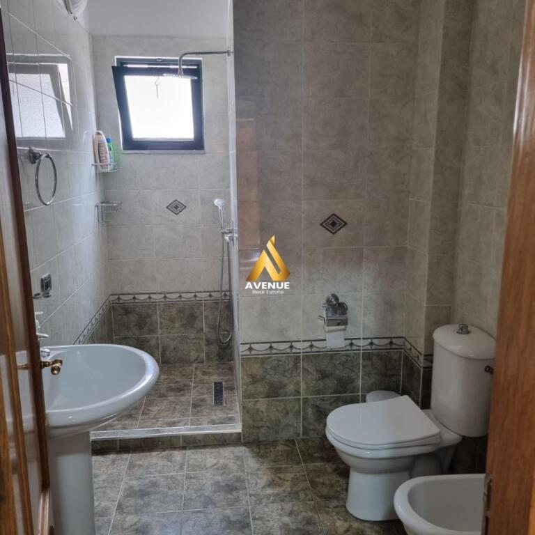 Jepet me qira apartament 1+1 – Petro Nini Luarasi, Ali Demi, Tiranë