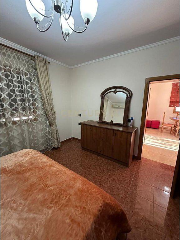 Jepet me qira ambient banimi 2+1 pranë fabrikës së miellit