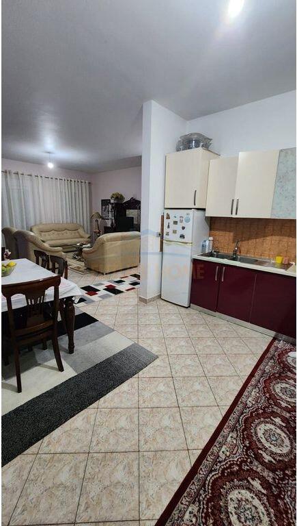 In vendita, Villa su 3 piani, Sauk, Tirana